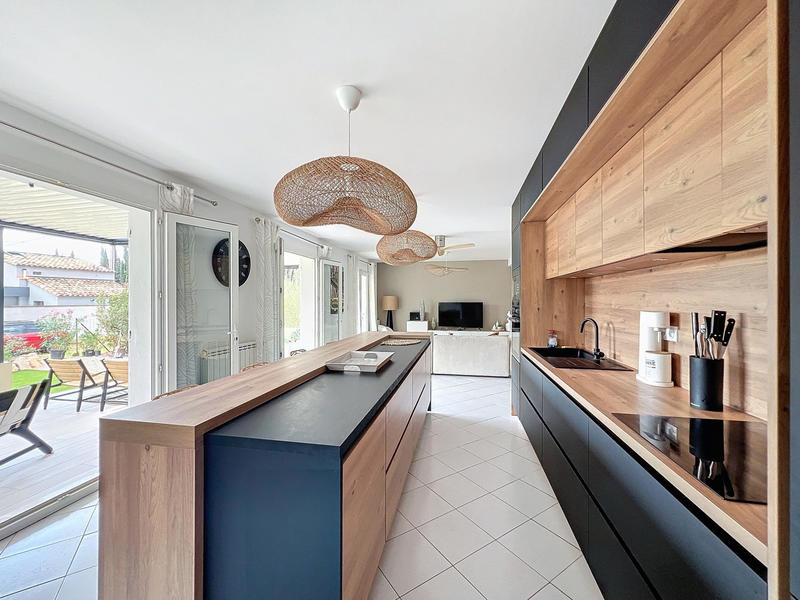 Maison - 140 m² - 5 pièces