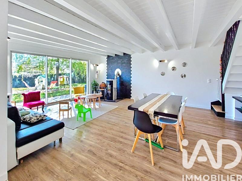 Maison - 240 m² - 7 pièces