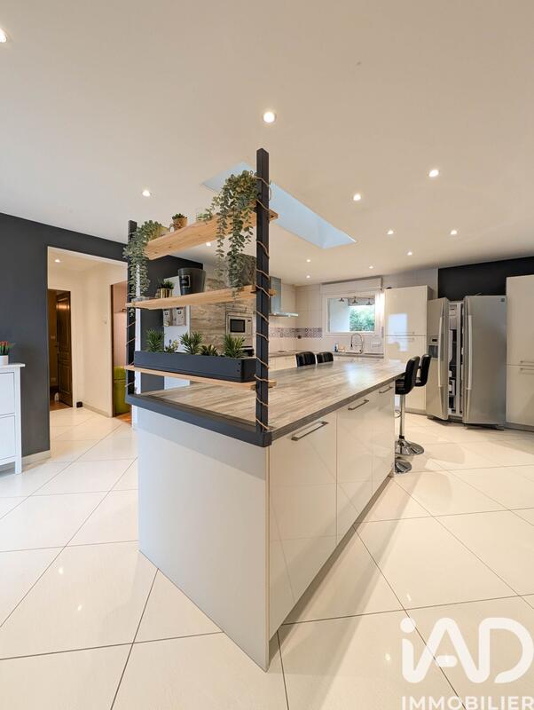 Maison - 142 m² - 6 pièces