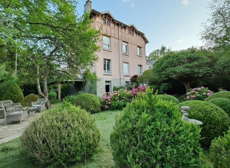 Maison - 200 m² - 8 pièces