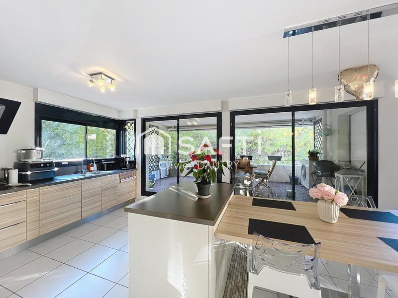 Appartement - 101 m² - 4 pièces