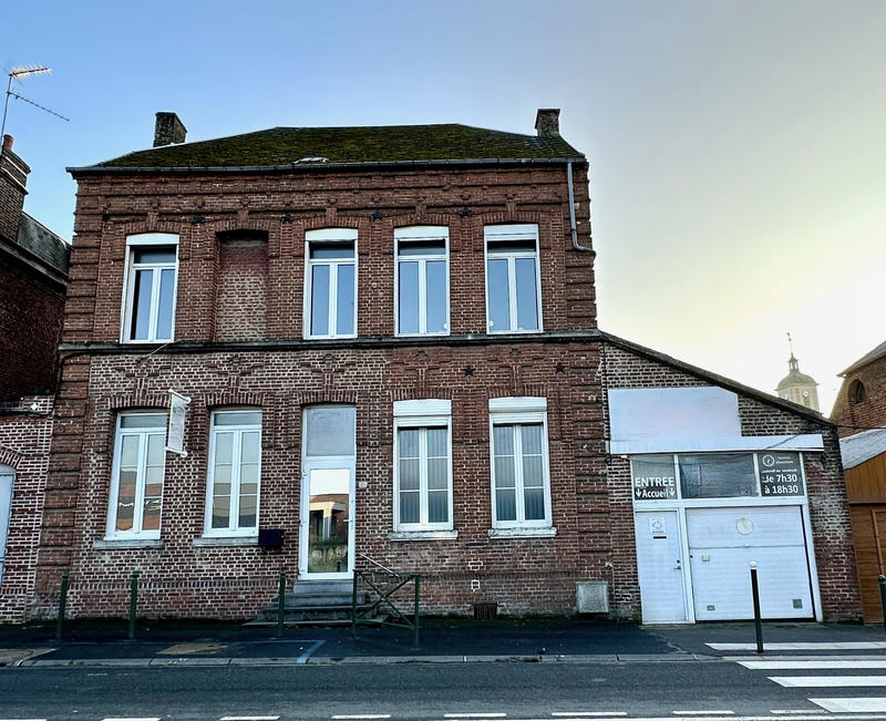 Maison - 250 m² - 12 pièces