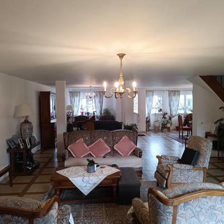 Maison - 252 m² - 9 pièces