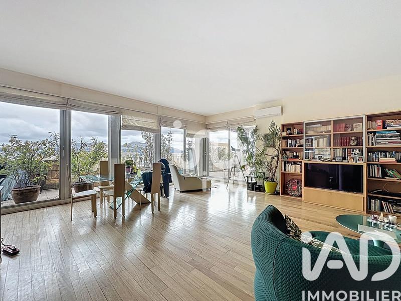 Appartement - 112 m² - 3 pièces