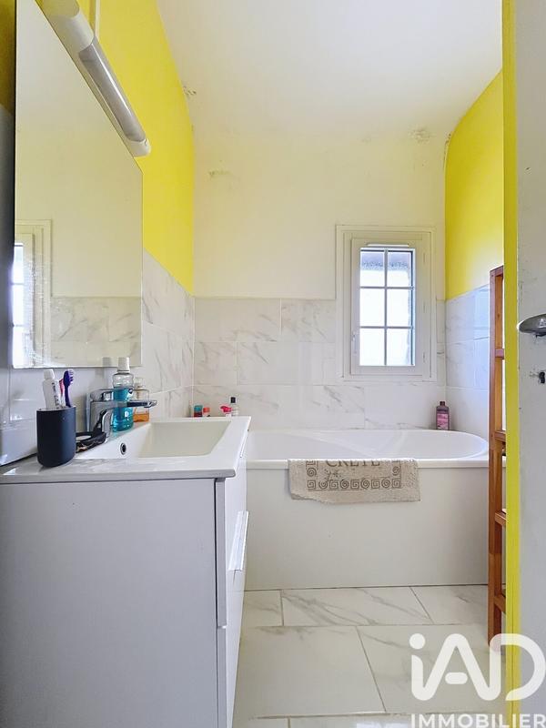 Maison - 246 m² - 9 pièces