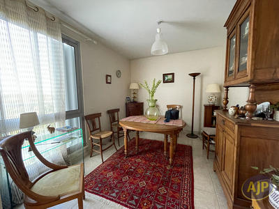 Appartement - 81 m² - 3 pièces