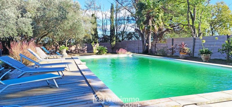 Maison - 240 m² - 7 pièces