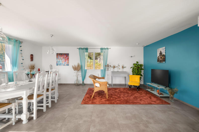 Maison - 215 m² - 6 pièces