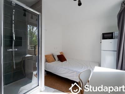 Chambre - 80 m² - 1 pièce