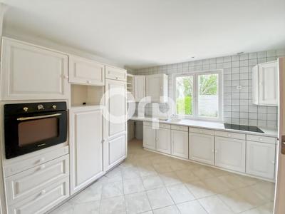 Maison - 176 m² - 8 pièces