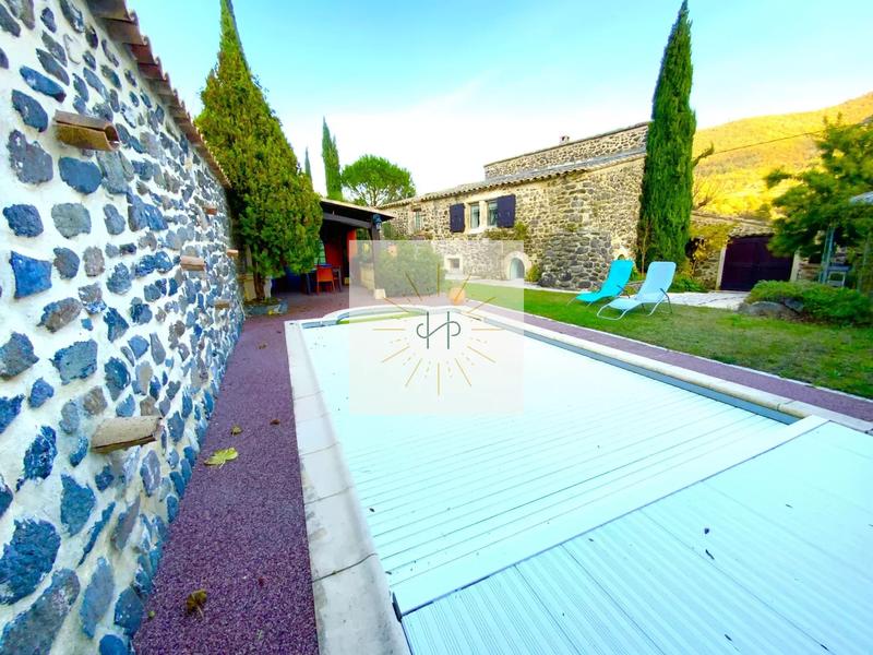 Maison - 195 m² - 7 pièces