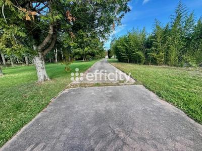 Demeure - 342 m² - 8 pièces