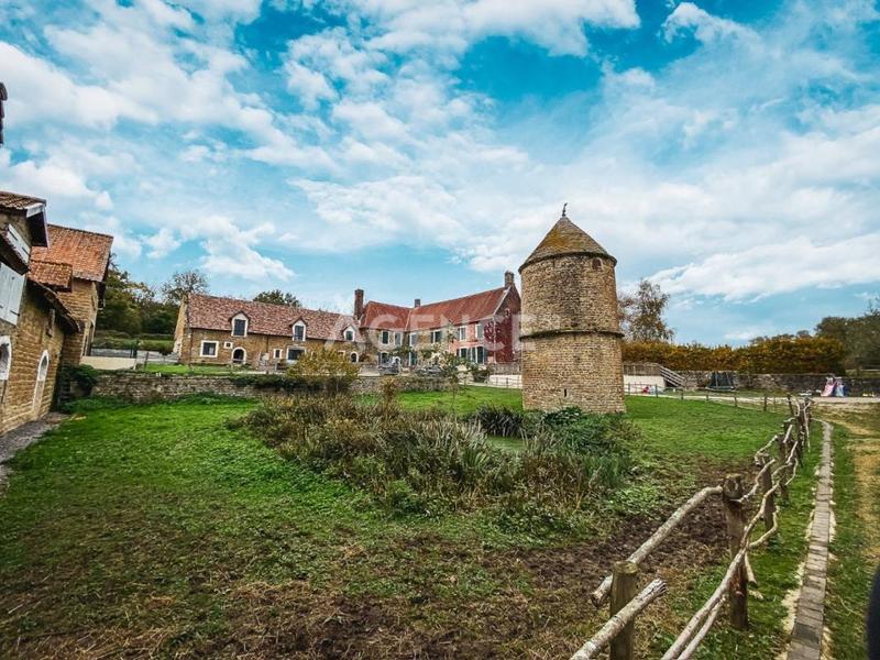 Maison - 318 m² - 17 pièces