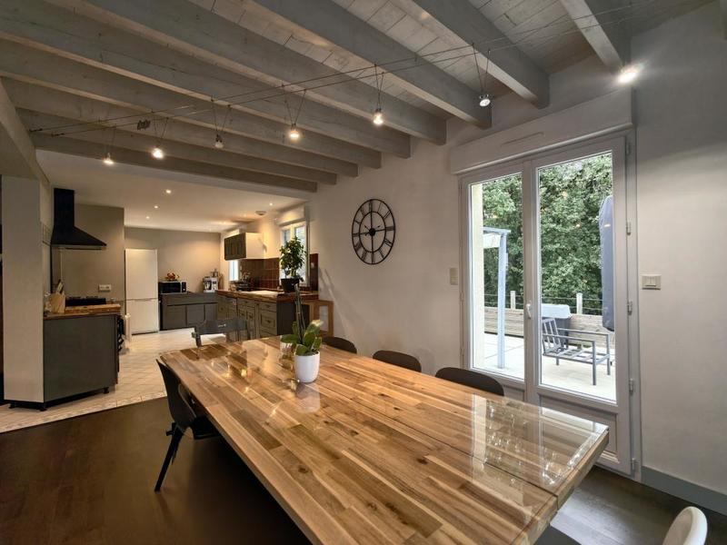 Pavillon - 177 m² - 8 pièces