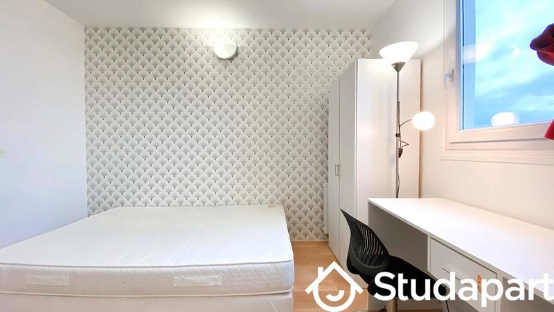 Chambre - 12 m² - 1 pièce