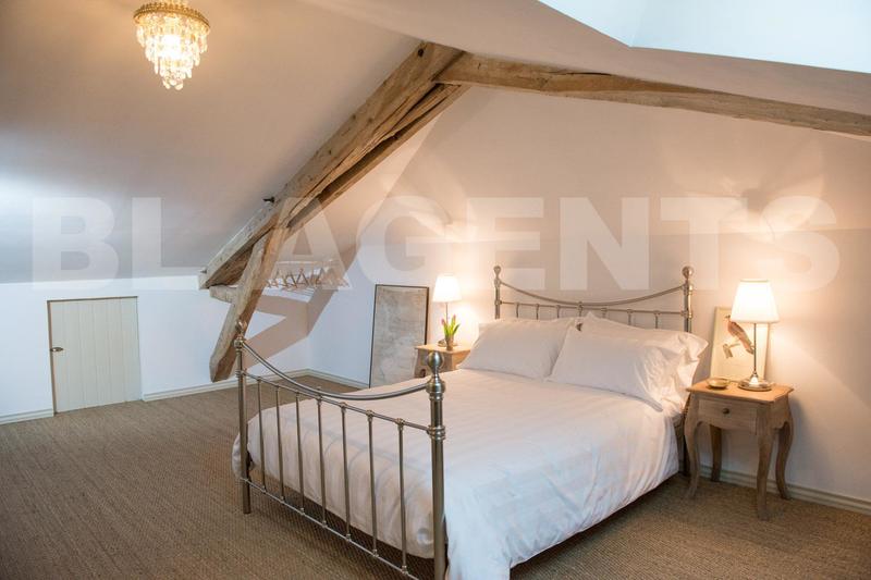 Maison en pierre - 200 m² - 8 pièces