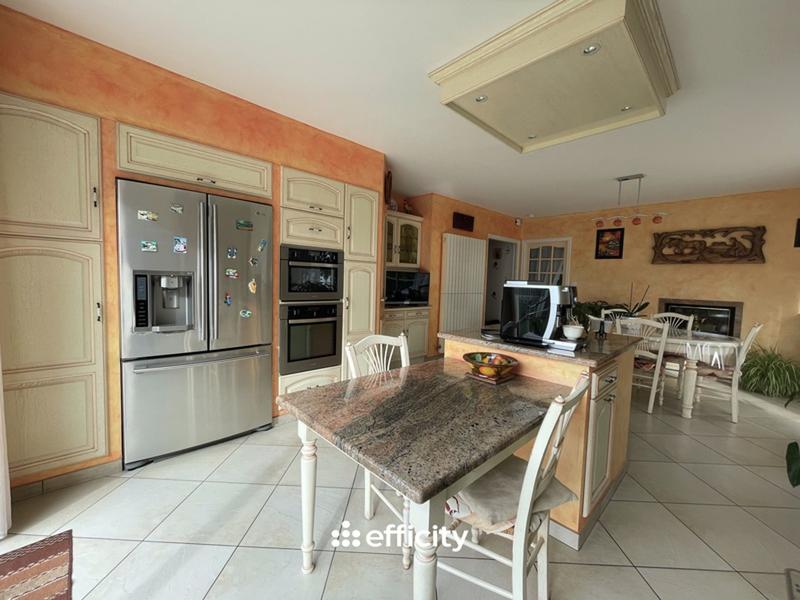 Maison - 252 m² - 8 pièces