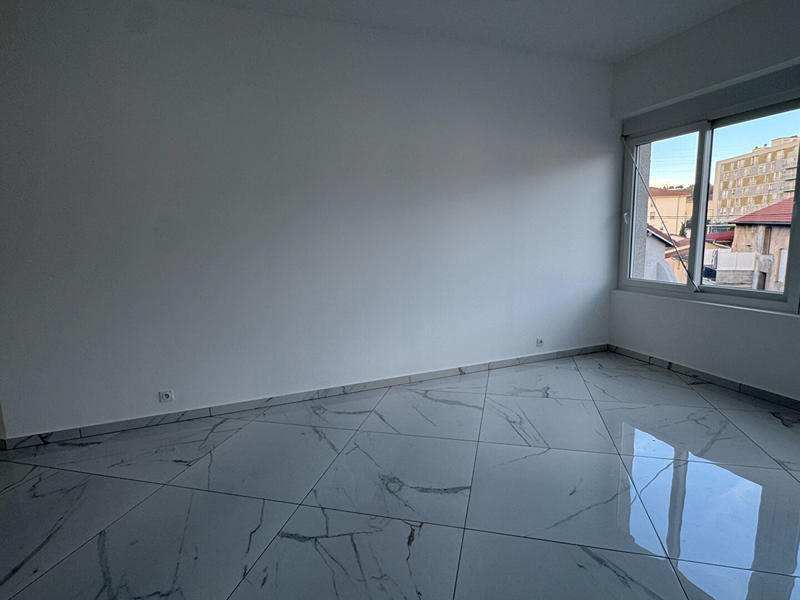 Appartement - 122 m² - 5 pièces