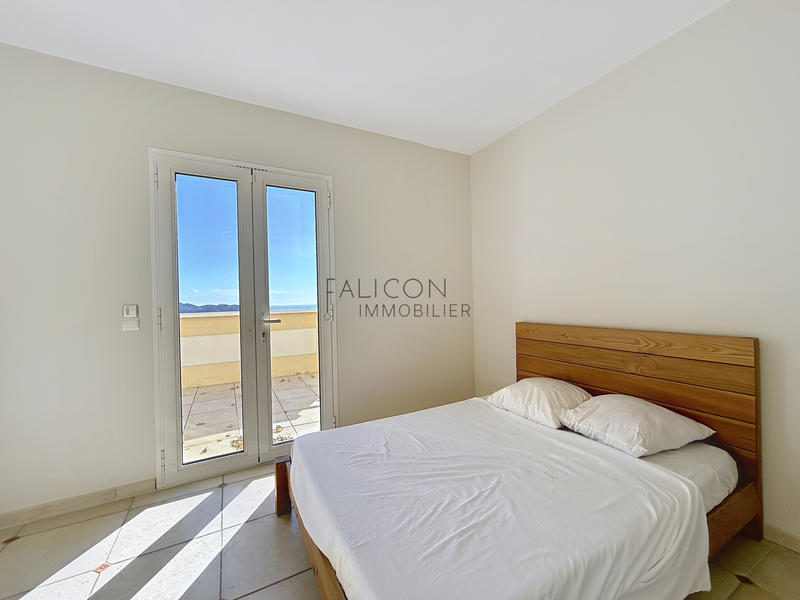 Villa - 200 m² - 6 pièces