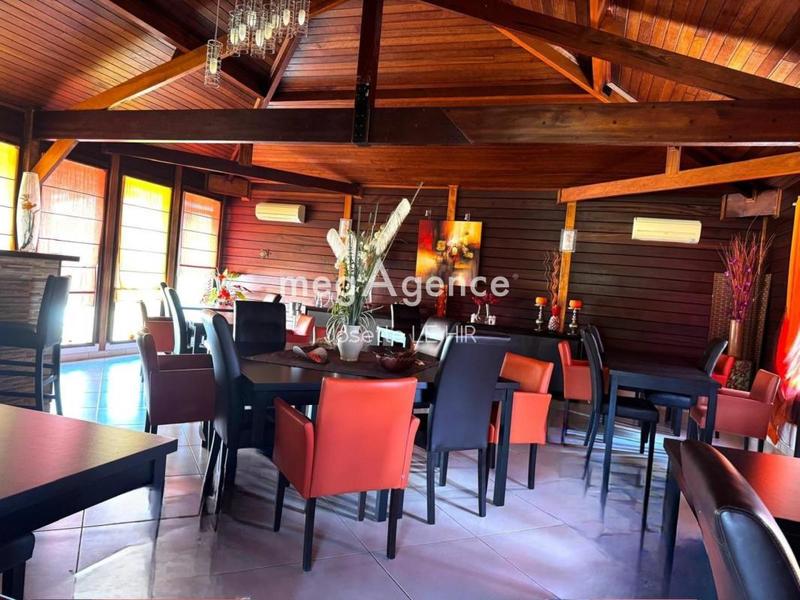 Maison de campagne - 350 m² - 8 pièces