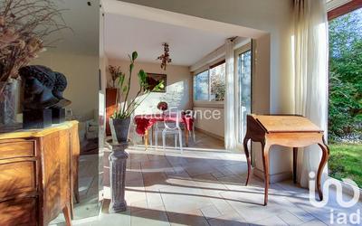 Appartement - 99 m² - 4 pièces