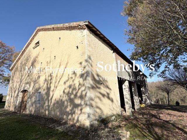 Maison - 280 m² - 8 pièces