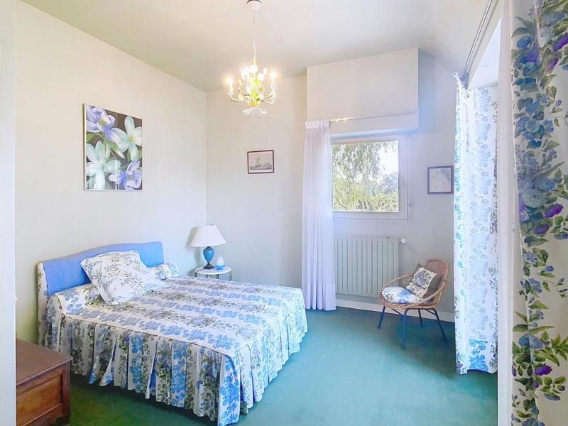 Villa - 273 m² - 9 pièces