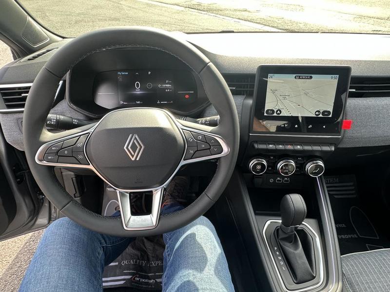 Renault Clio Techno 90 Tce Automatique + Options