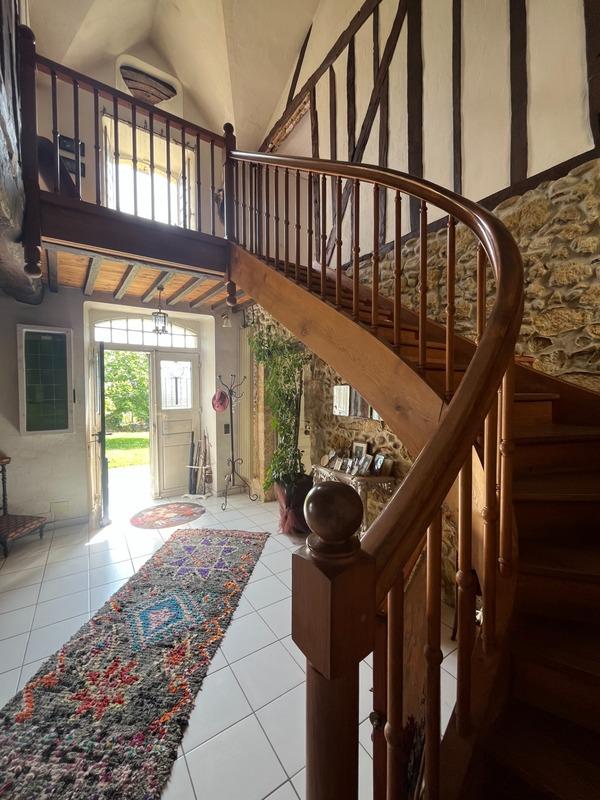 Maison - 310 m² - 8 pièces