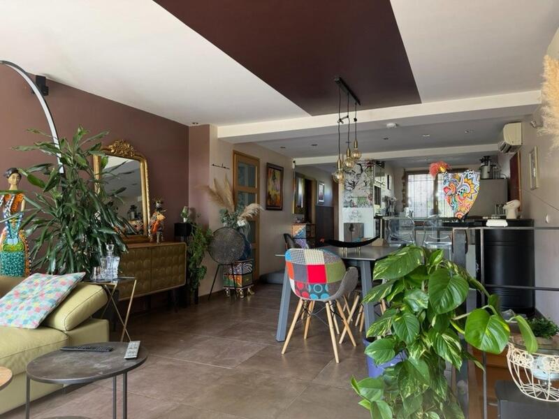 Maison - 140 m² - 5 pièces