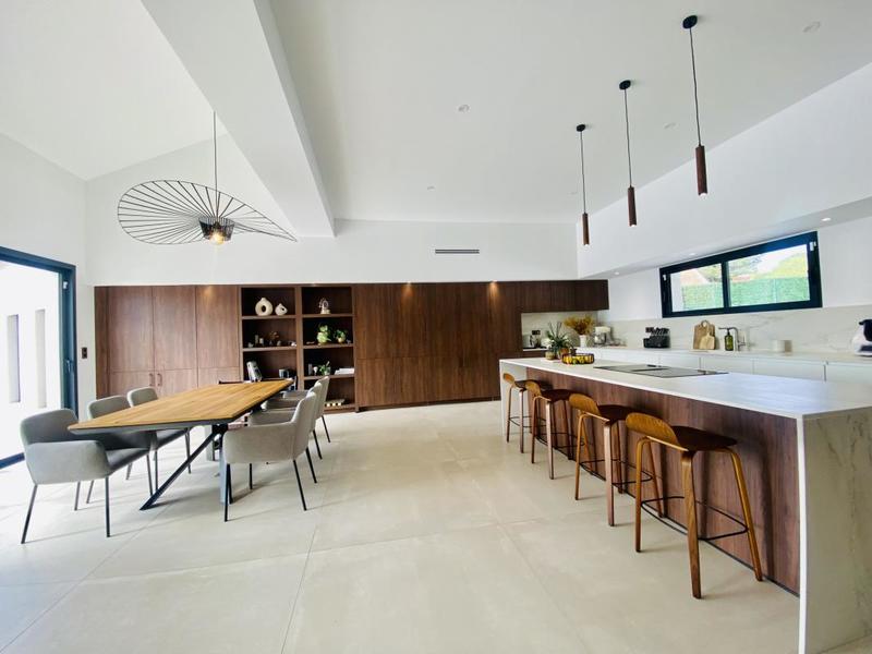 Villa - 350 m² - 9 pièces