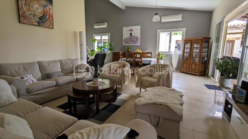 Maison traditionnelle - 203 m² - 7 pièces