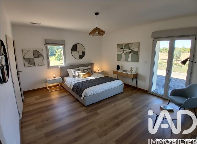 Maison - 305 m² - 8 pièces