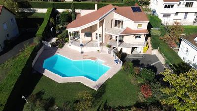 Villa - 262 m² - 9 pièces