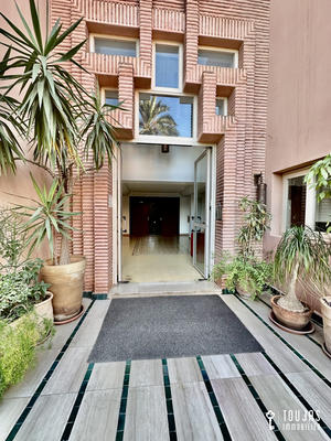 Appartement - 240 m² - 7 pièces