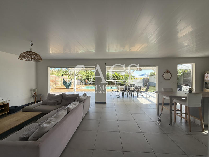 Maison - 102 m² - 4 pièces