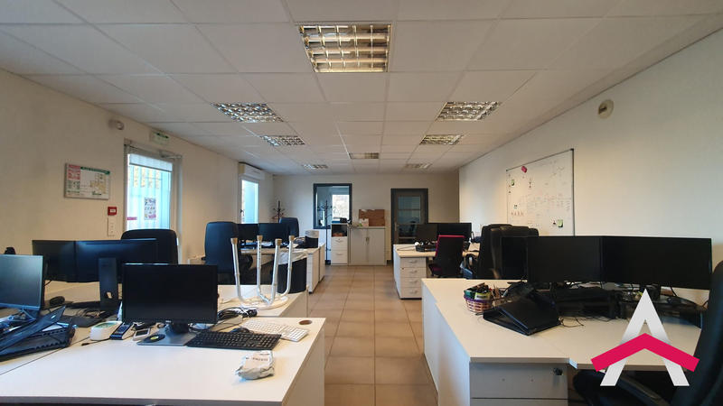 Local d'activités - 468 m²