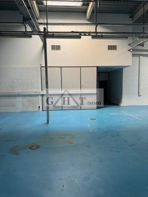 Entrepôt - 1 800 m²