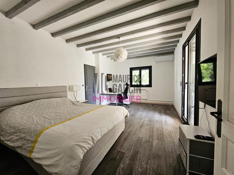 Maison - 232 m² - 8 pièces