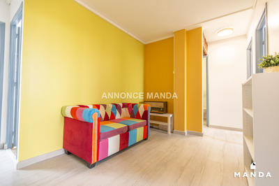 Chambre - 10 m² - 5 pièces