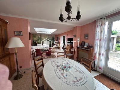 Maison - 201 m² - 7 pièces