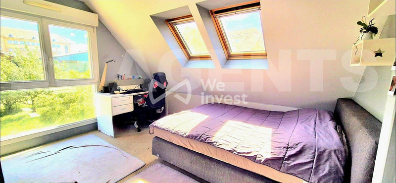 Maison - 222 m² - 8 pièces