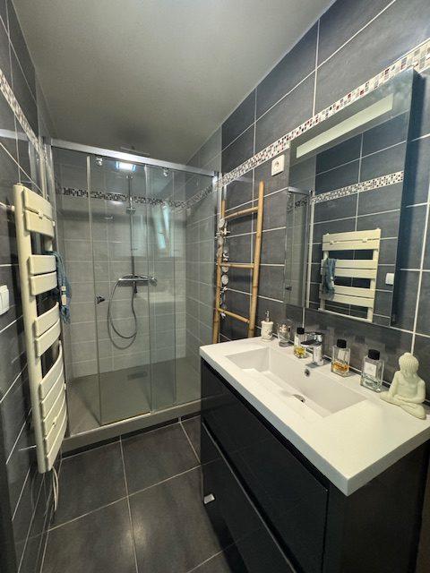 Maison - 180 m² - 8 pièces