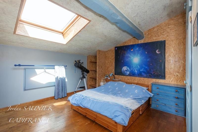 Maison traditionnelle - 317 m² - 9 pièces