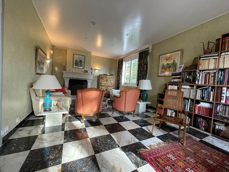 Maison - 208 m² - 6 pièces