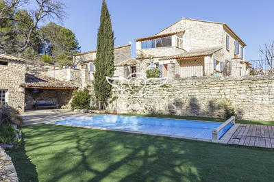 Mas - 320 m² - 10 pièces