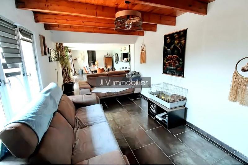 Maison - 140 m² - 5 pièces