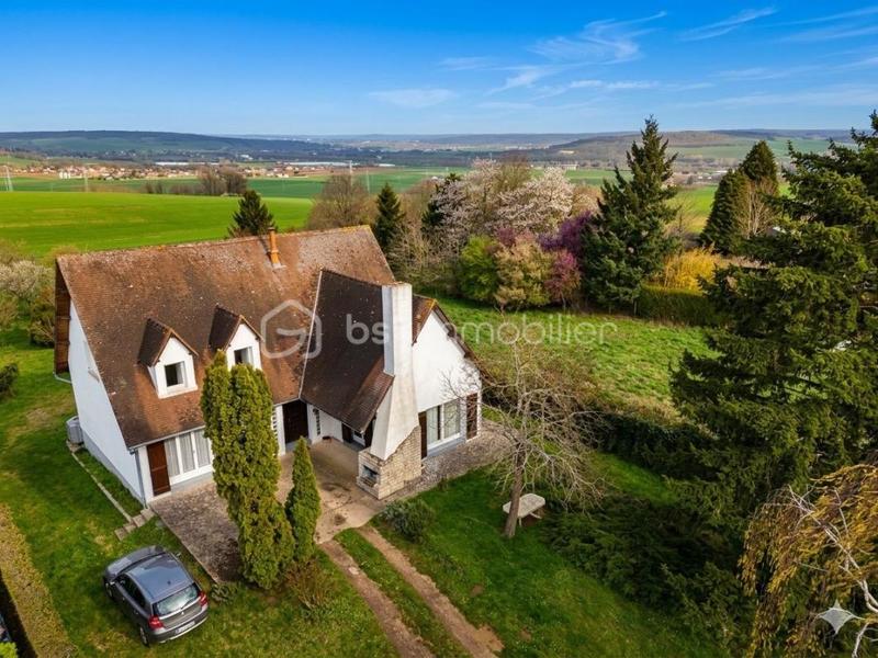 Maison - 152 m² - 8 pièces