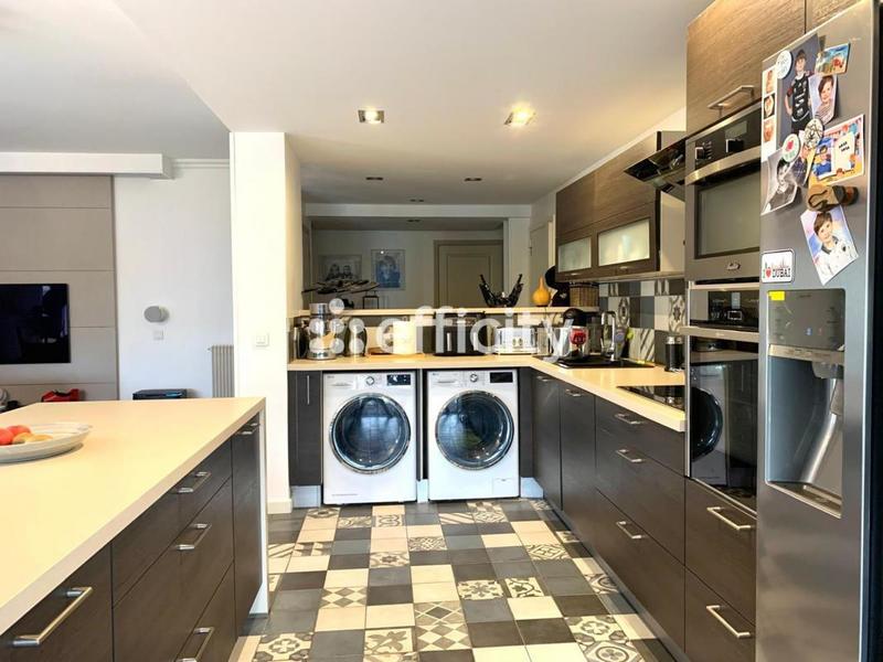 Appartement - 100 m² - 4 pièces