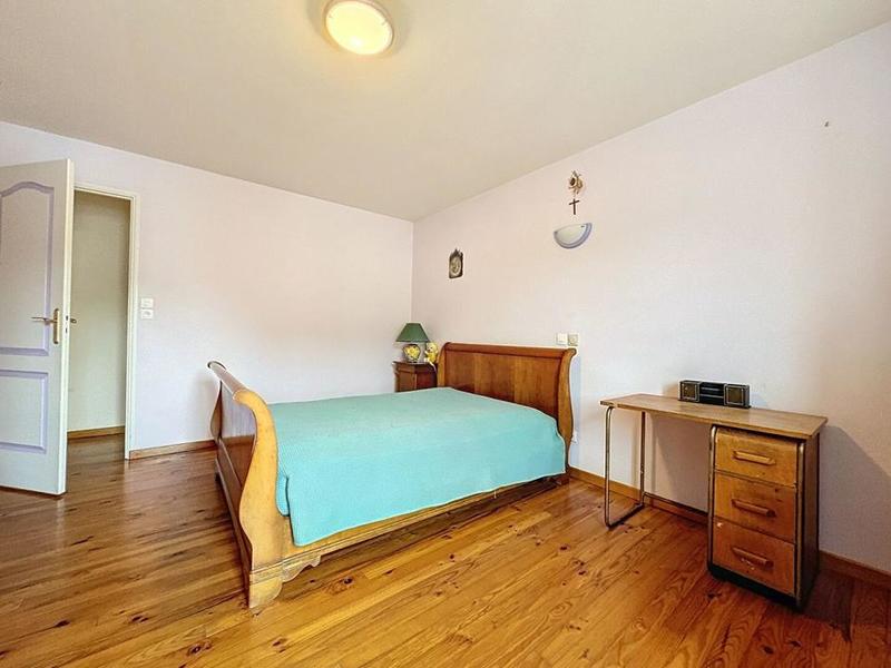 Propriété - 300 m² - 14 pièces